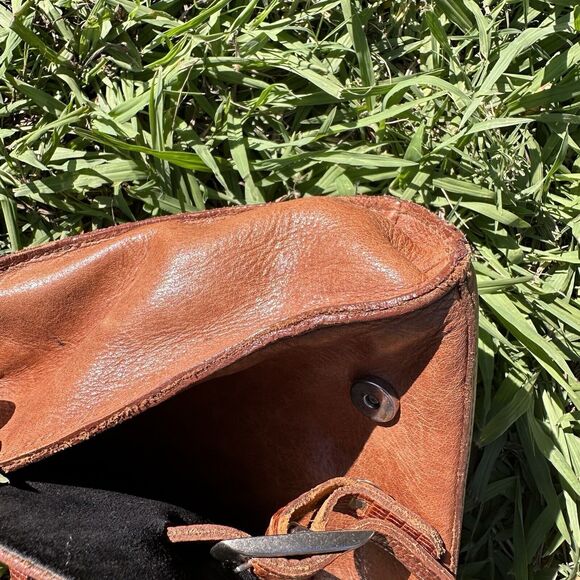 Vintage Navasota Purse Leather Brown‎ Crossbody Buckle Exotic Classic - Picture 10 of 11